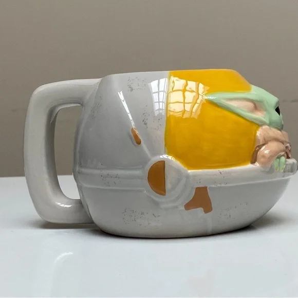 Star Wars: The Mandalorian 16 oz 3D Ceramic Coffee Mug, The Child (Baby Yoda) - Picture 4 of 6